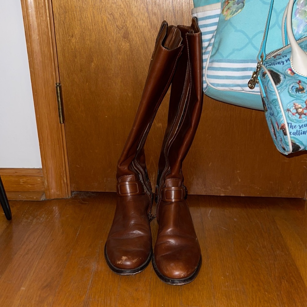 Tory Burch boots. 11M. Women’s. Scuffs, stains, and scrapes.